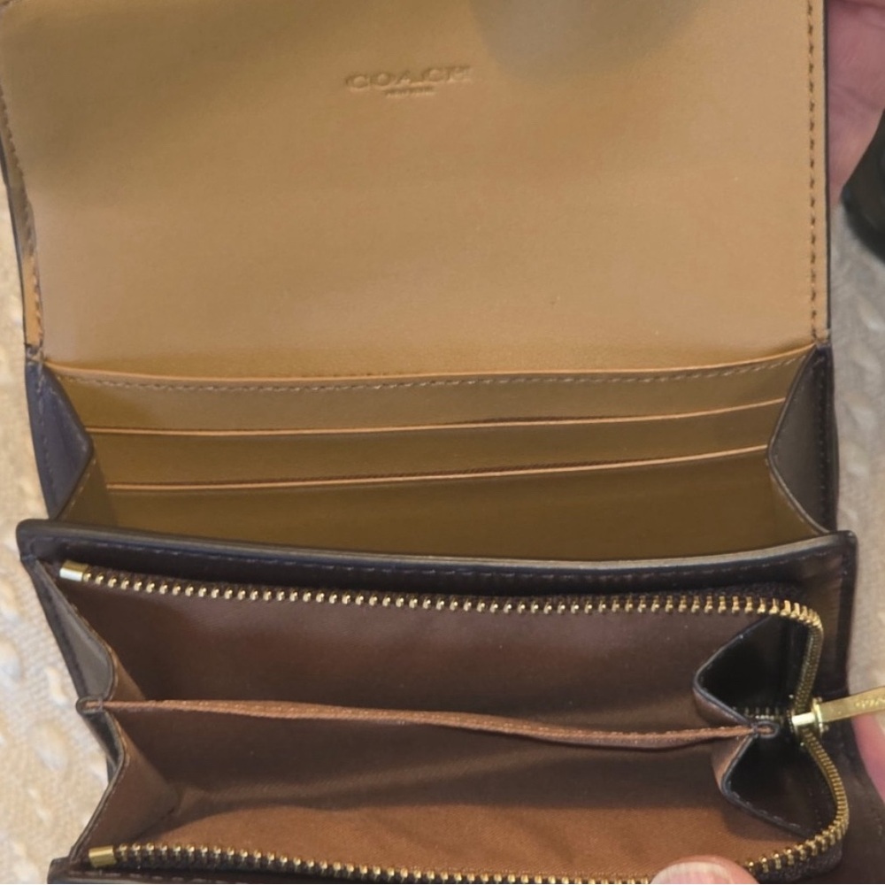 Coach Women's Elegant Multi-Color Wallet - Picture 3 of 4